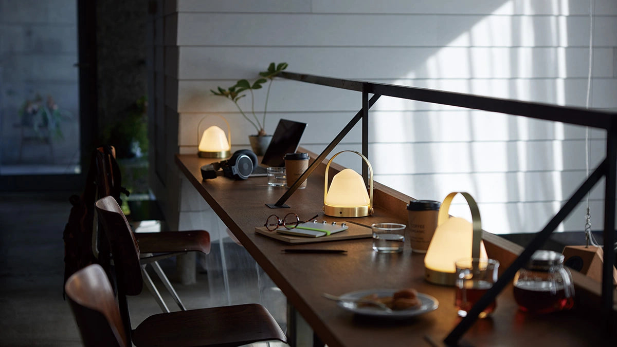 collections-bnr-desk-light-pc.