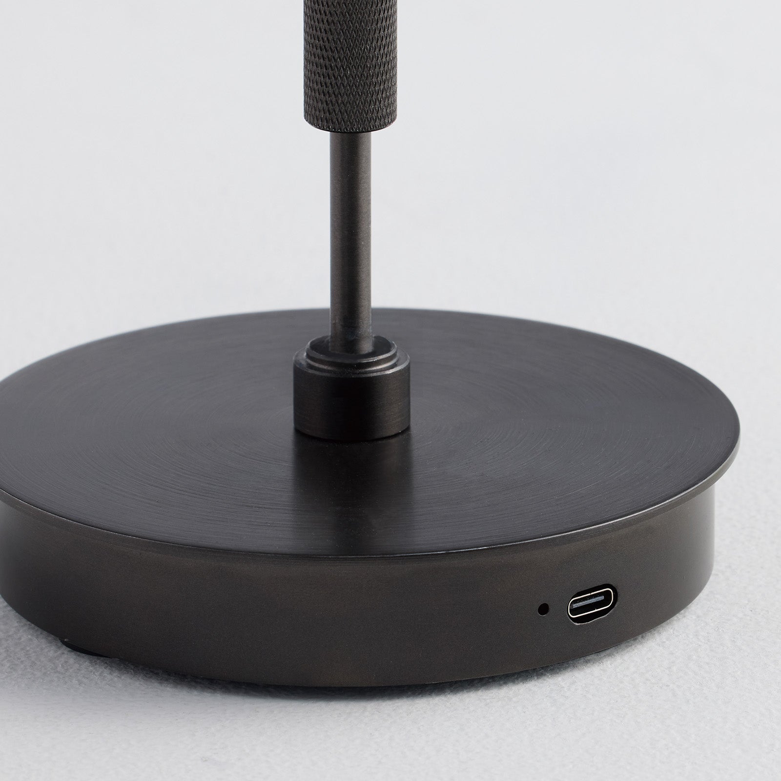 USB-Cでの充電が可能