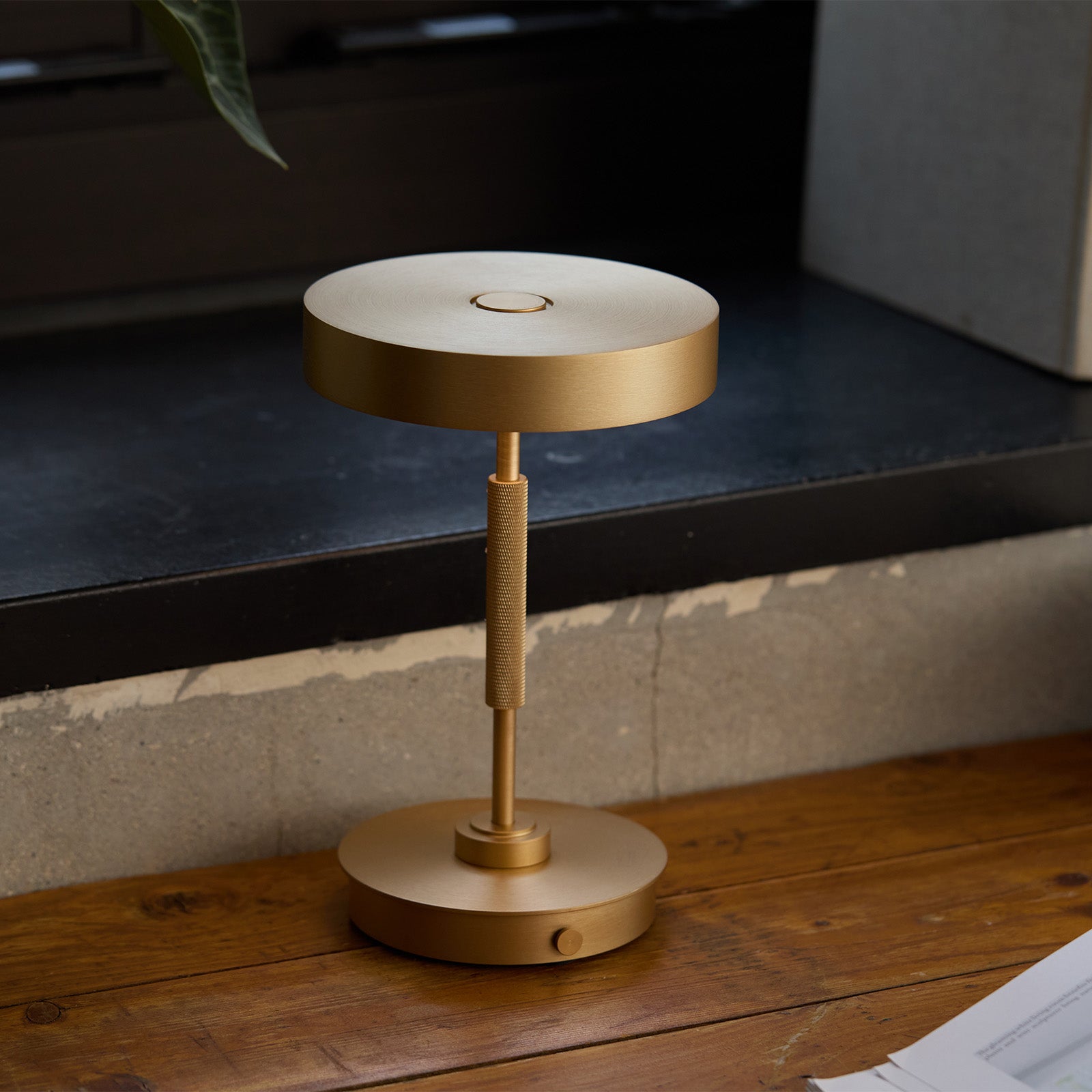 Rondo LED-table lamp ライトゴールド