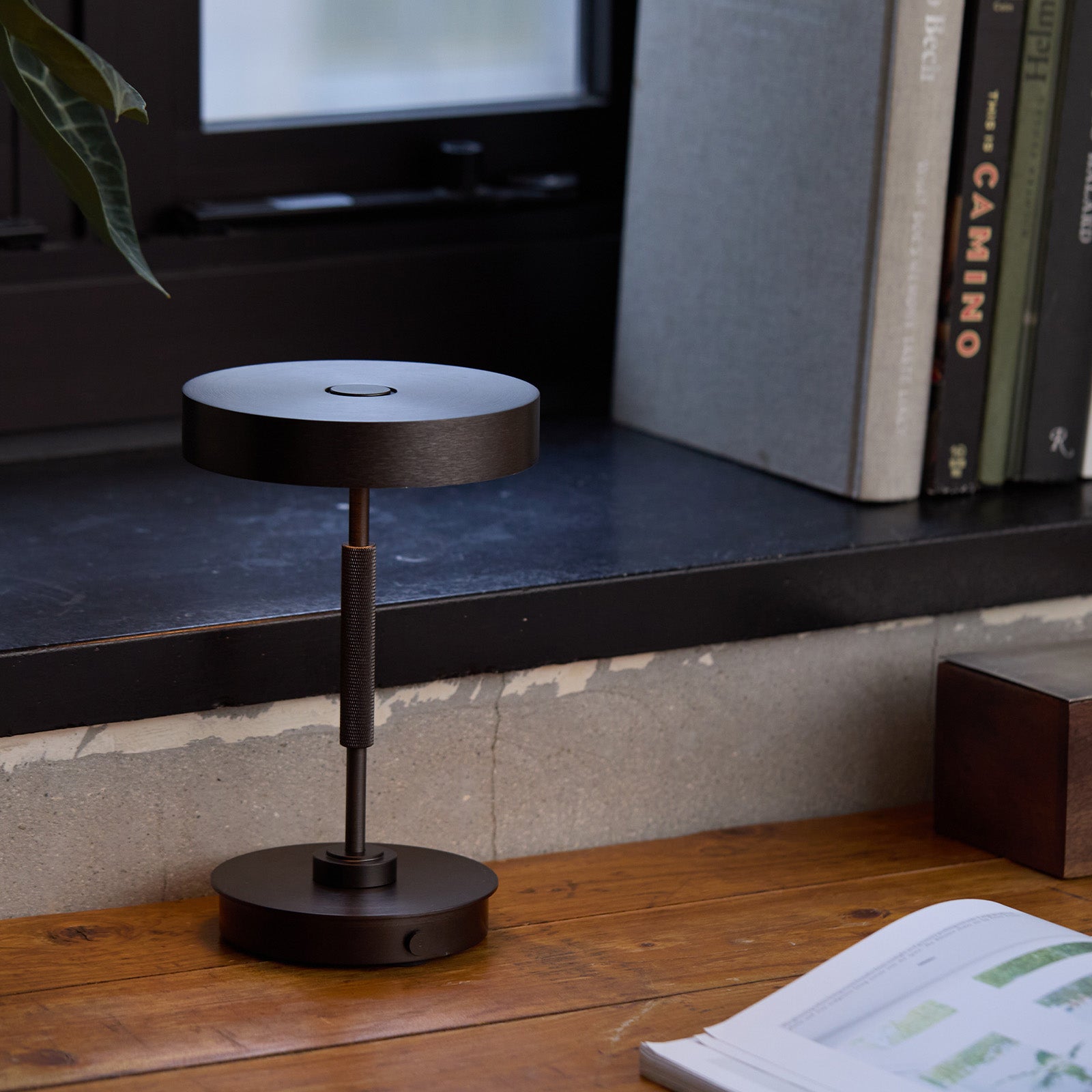 Rondo LED-table lamp ダークブロンズ