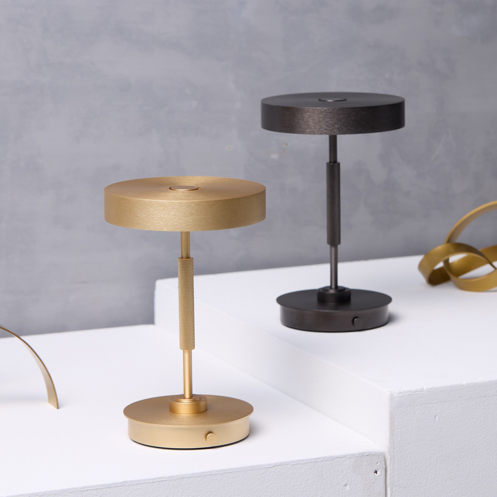 Rondo LED-table lamp ライトゴールド / ダークブロンズ