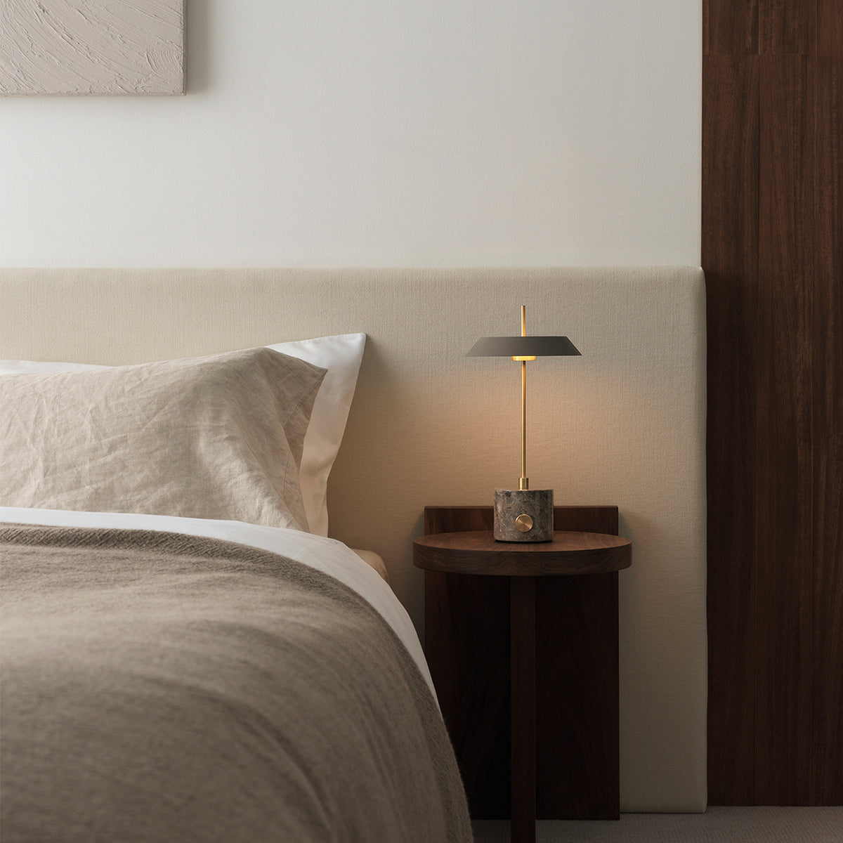 Innocence LED-table lamp (S) グレージュ