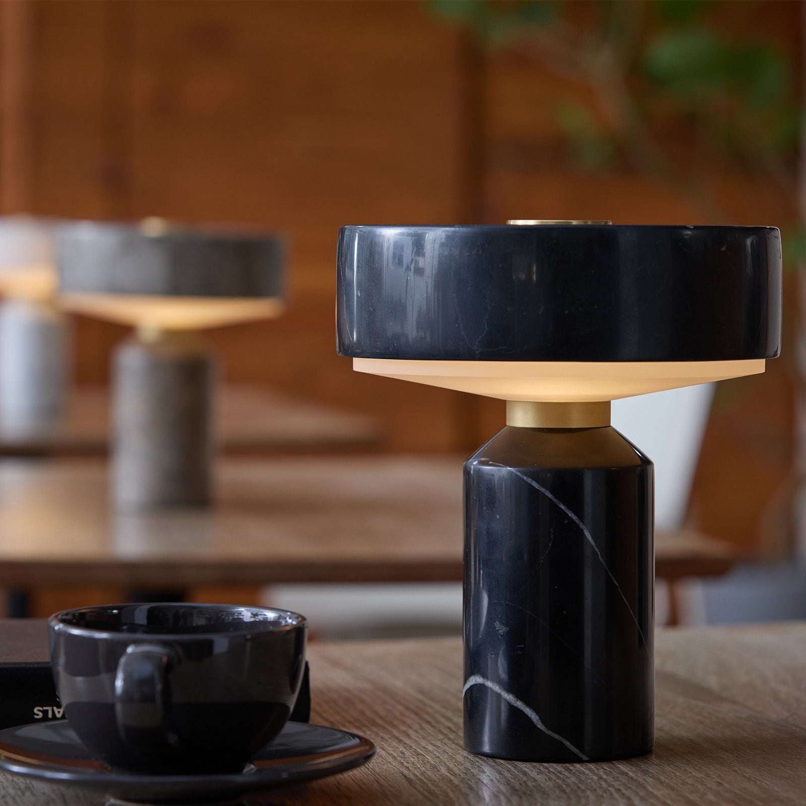 Marble LED-table lamp ブラック