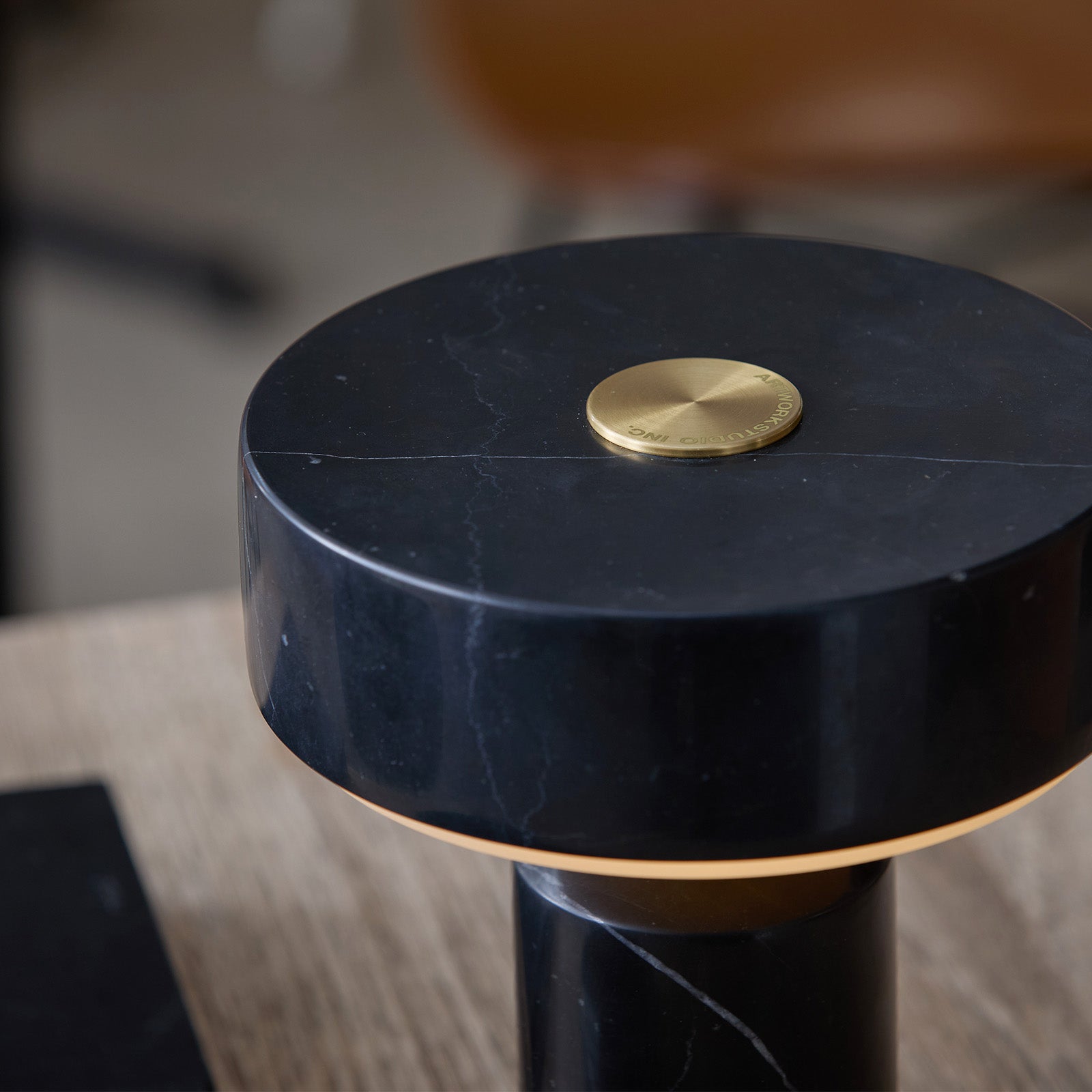 Marble LED-table lamp ブラック