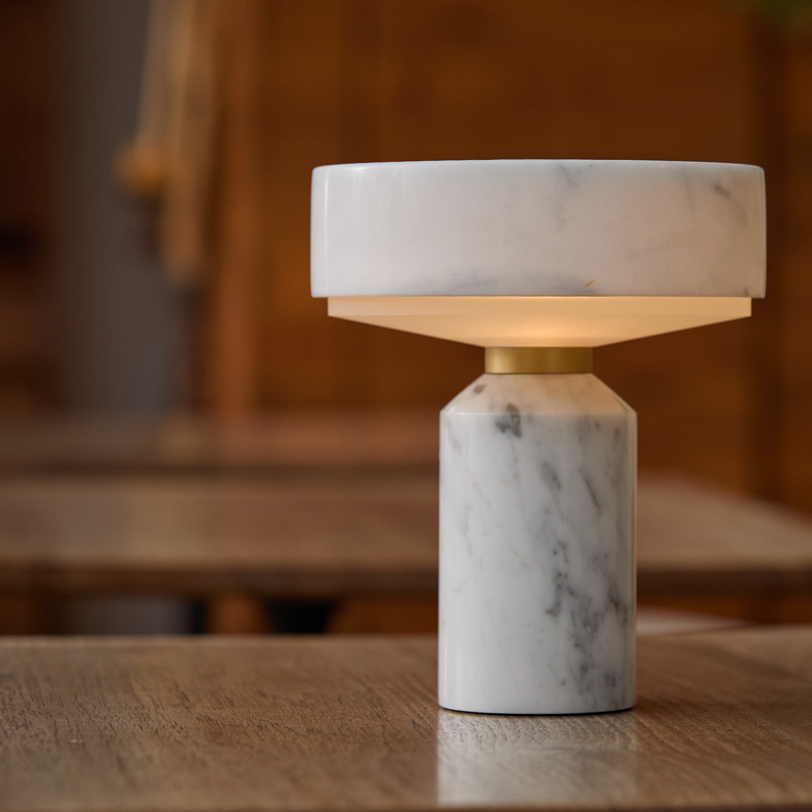 Marble LED-table lamp ホワイト