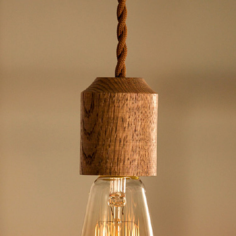 細部までこだわったウッドの材質とシェイプ(電球:BU-1149)