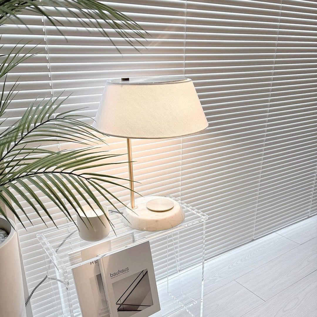 Esprit-table lamp 設置事例