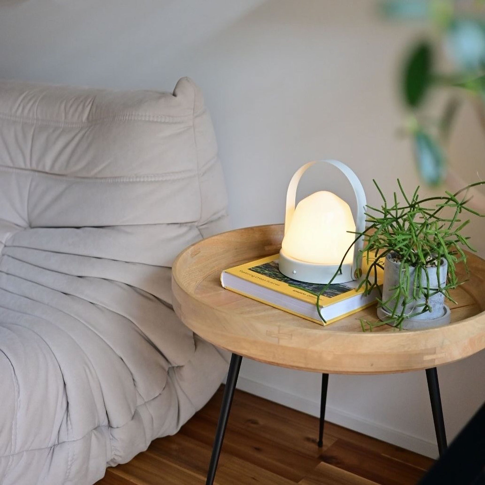 Caravan-LED lantern 2 ホワイト 設置事例