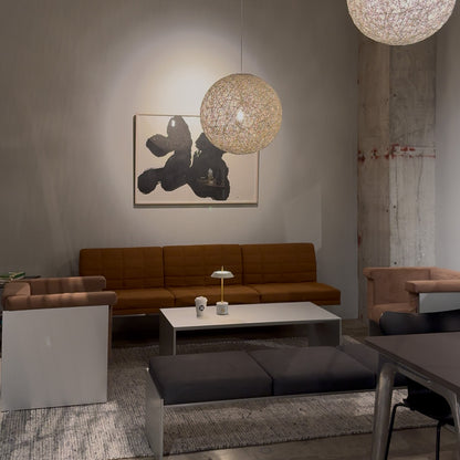 Mallee-pendant S / Innocence LED-table lamp S 設置事例
