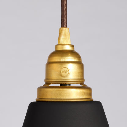 レトロな雰囲気と都会感を演出する美しい真鍮のソケット