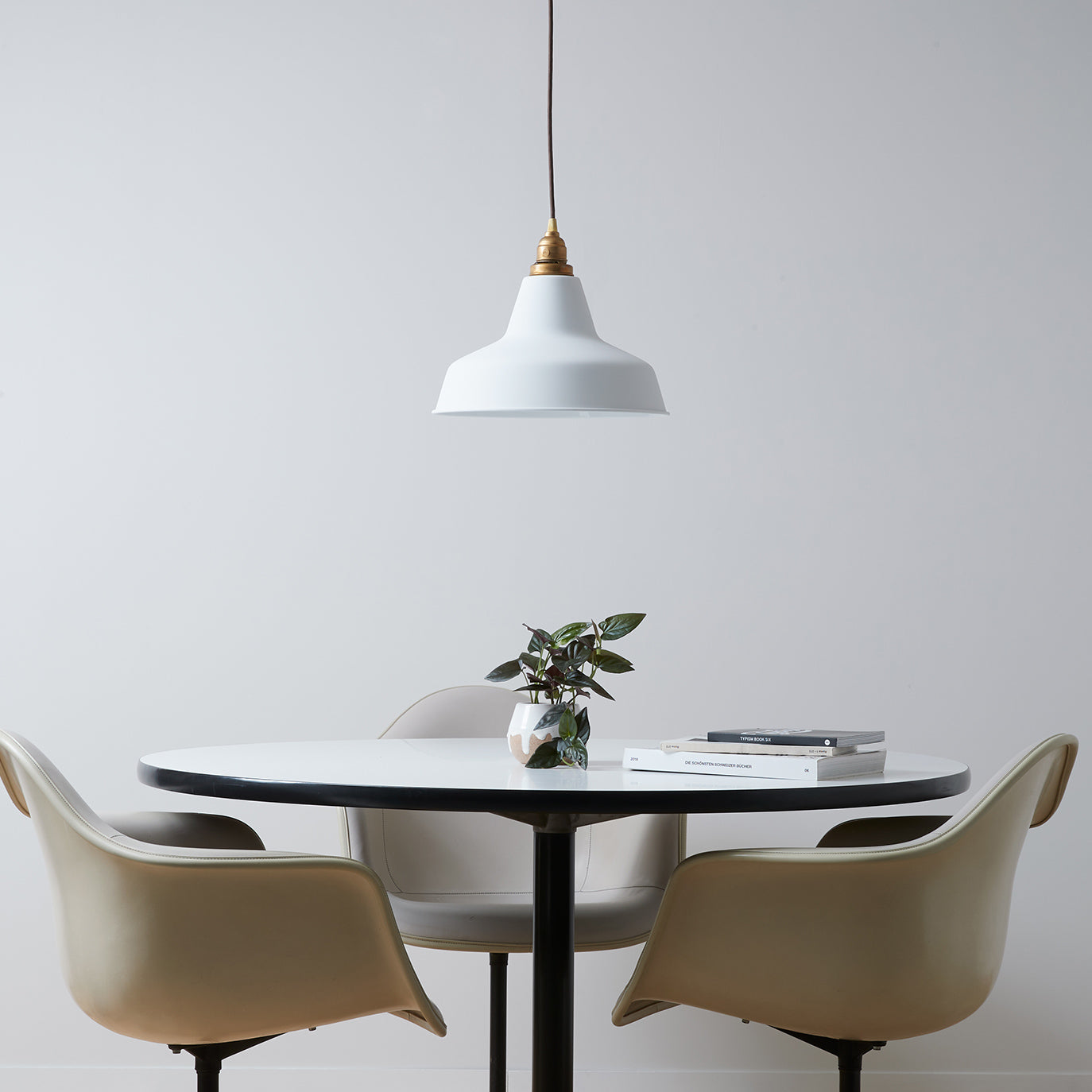 Railroad-pendant ホワイト 消灯時