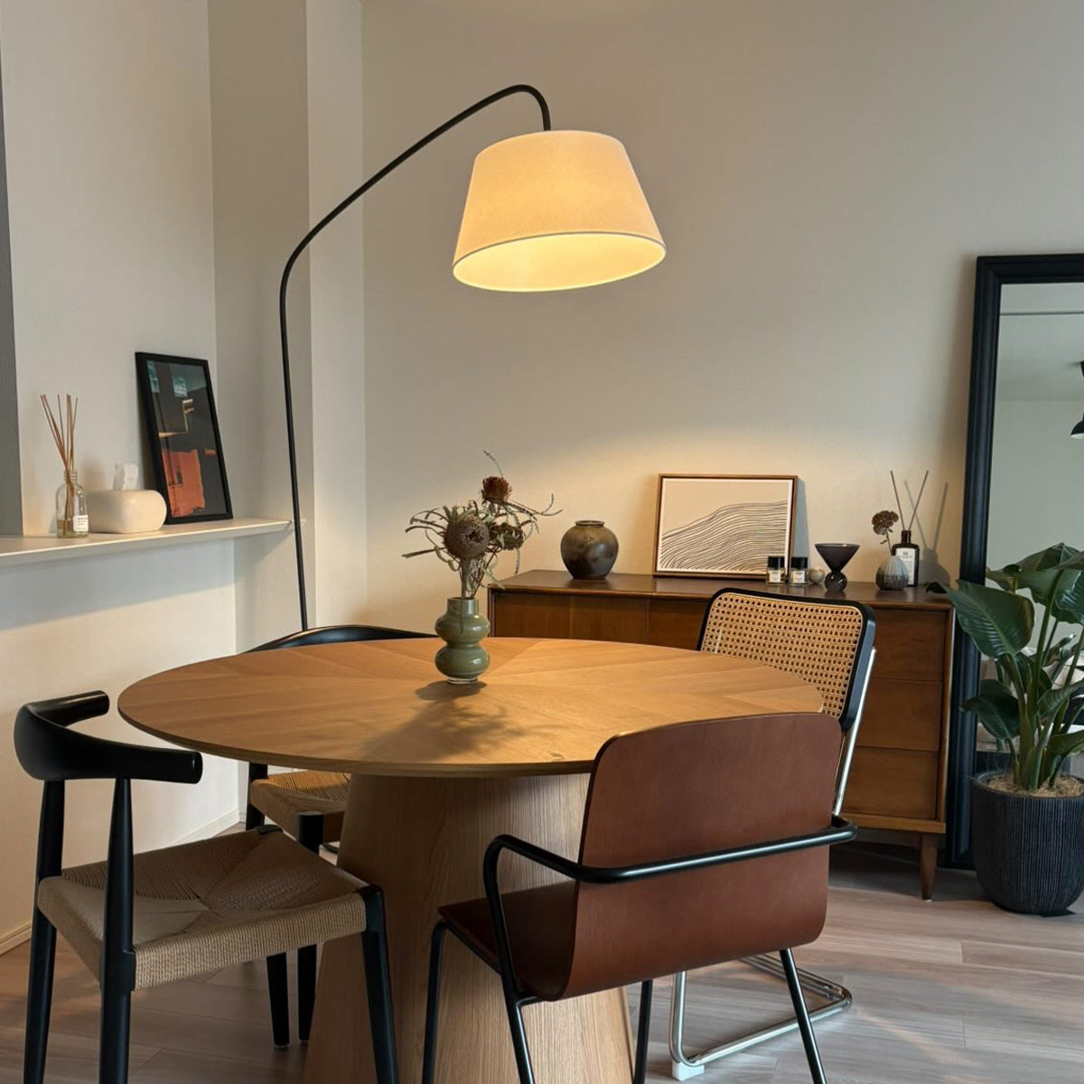 Espresso-living floor lamp 設置事例