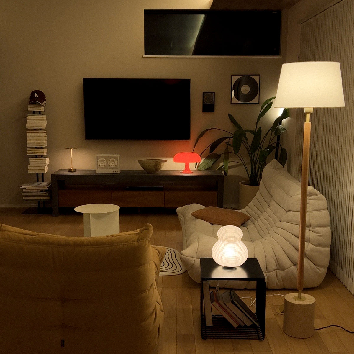 Monolith-floor lamp 設置事例