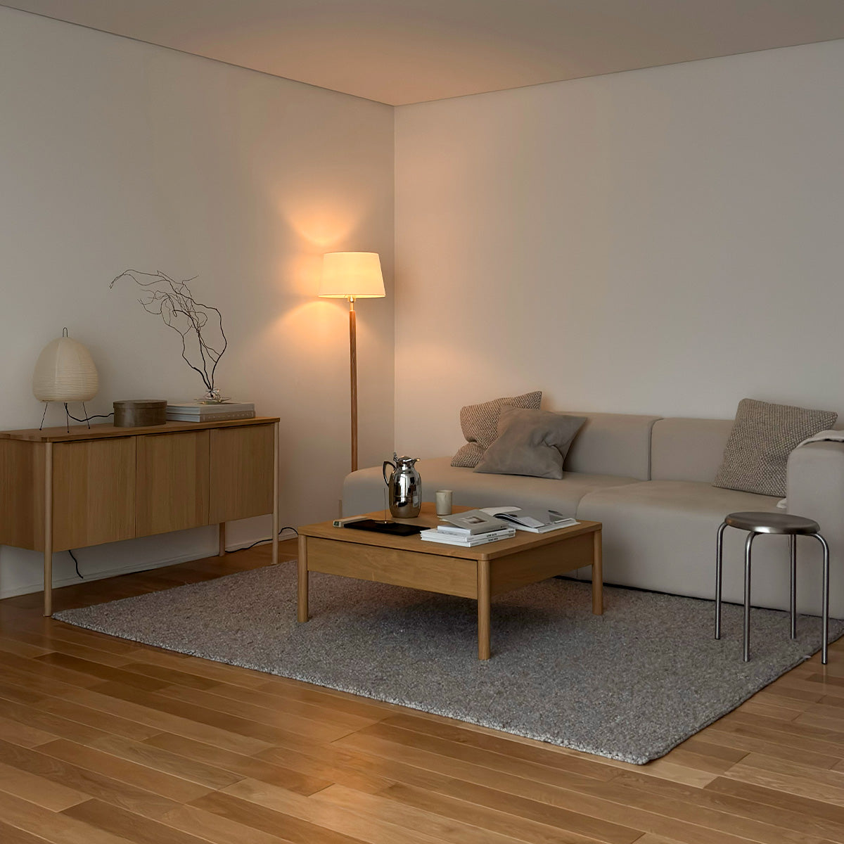 Monolith-floor lamp 設置事例