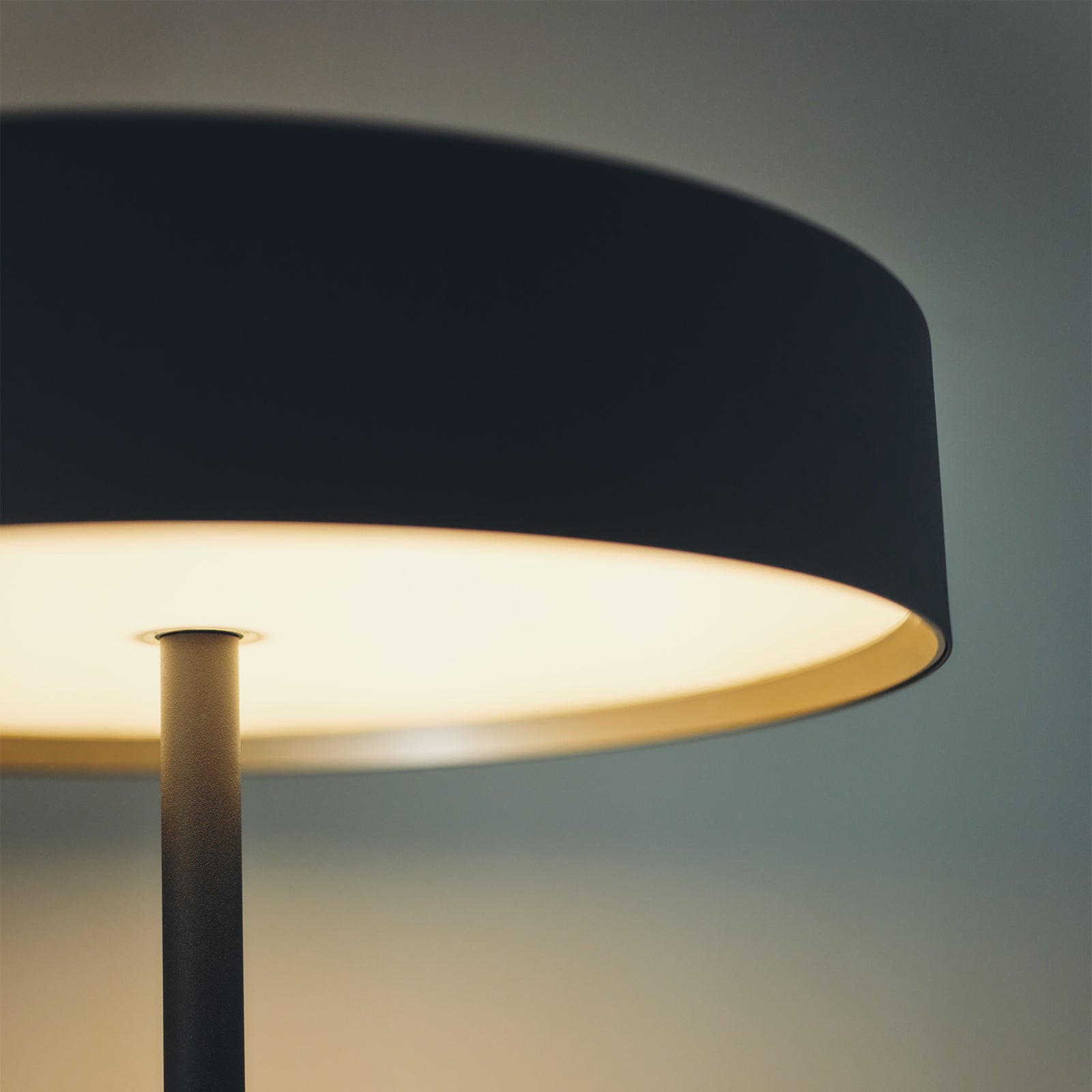 Glow LED-floor lamp｜ARTWORKSTUDIO公式
