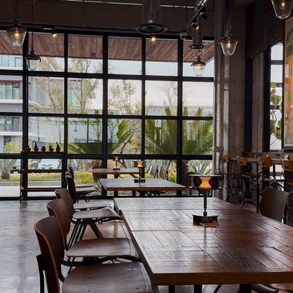 Nocturne LED-table lamp 設置事例