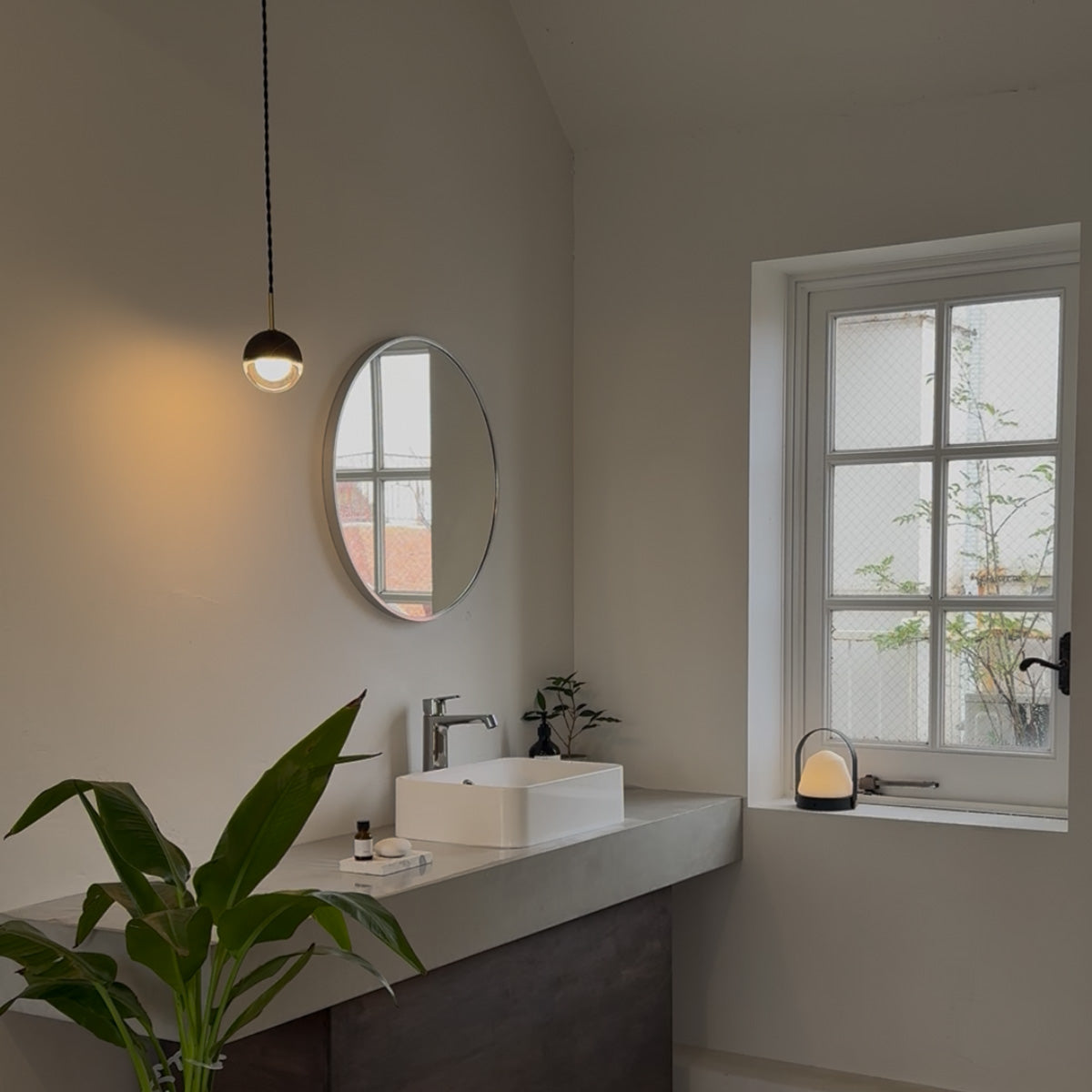 Escape LED-pendant light / Caravan-LED lantern 2 設置事例