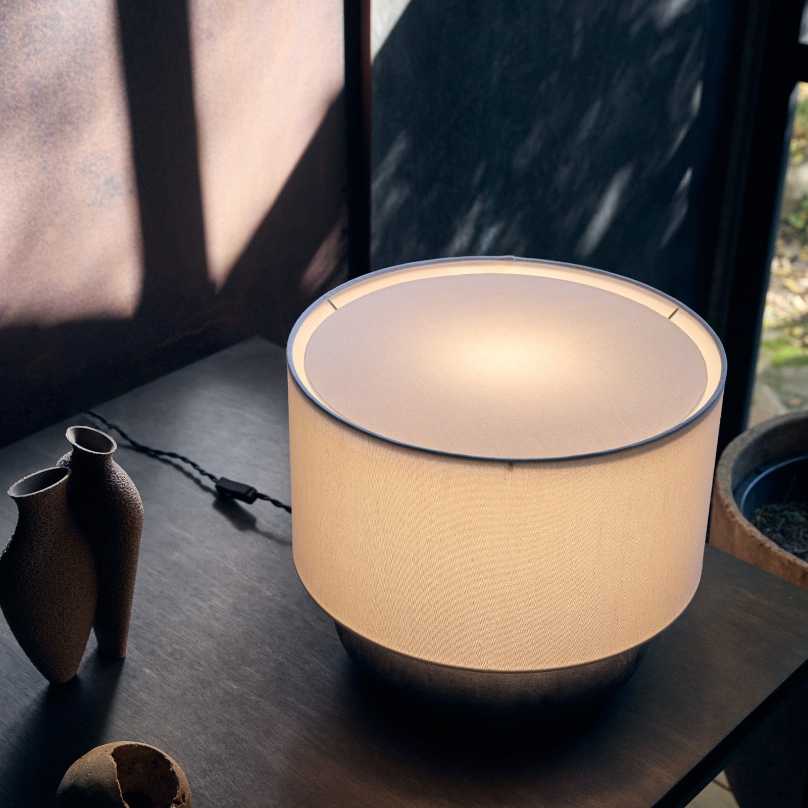 Ecru-table lamp S｜ARTWORKSTUDIO公式