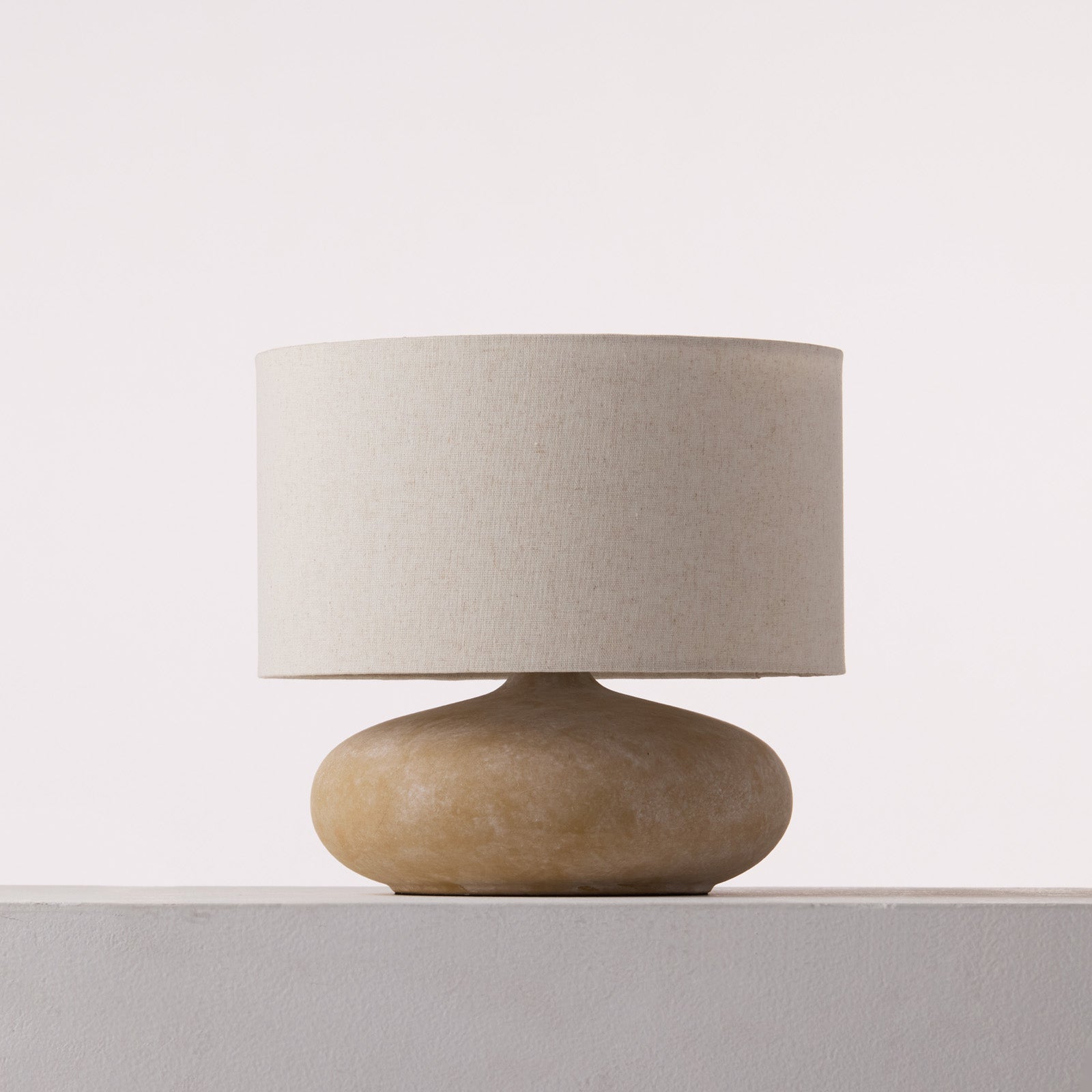 Ecru-table lamp S ベージュ 消灯時