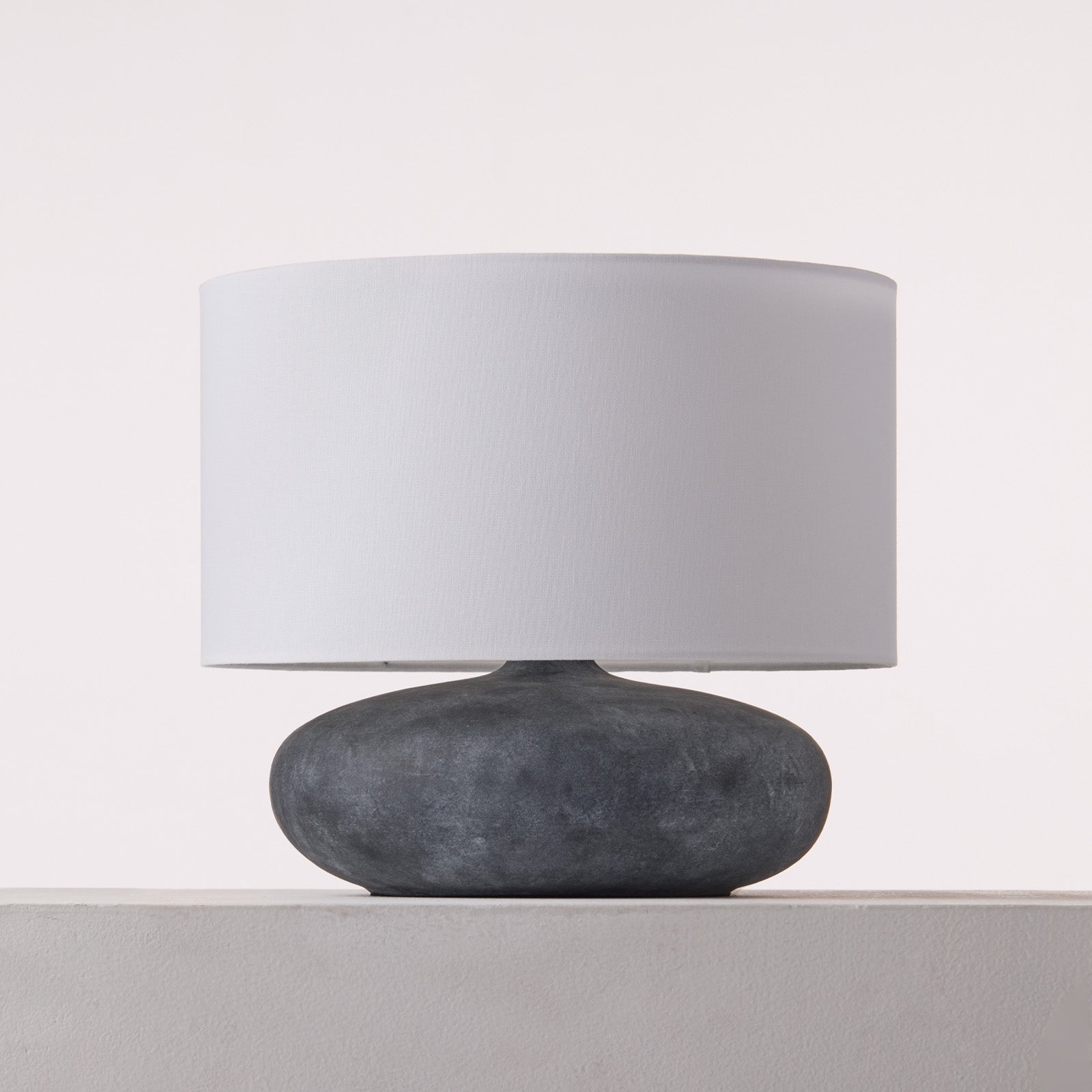 Ecru-table lamp L グレー 消灯時