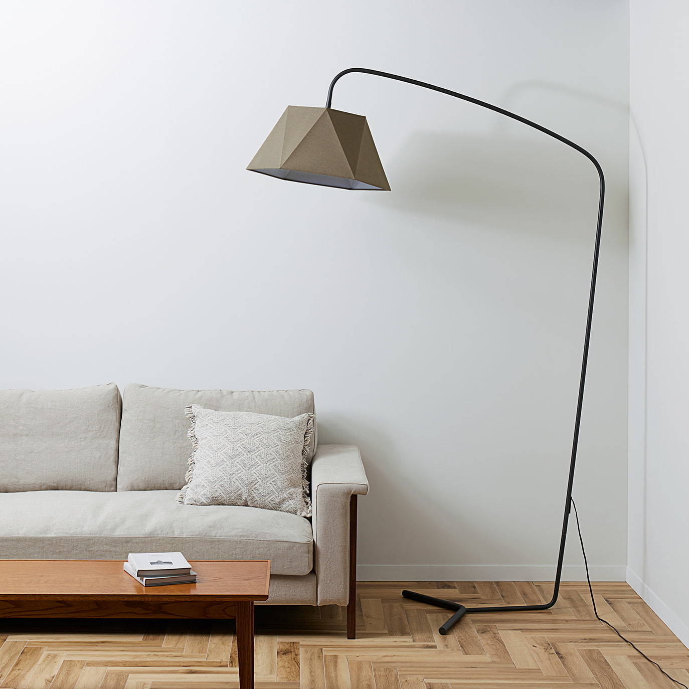 Espresso 2-living floor lamp ブラウン 消灯時イメージ